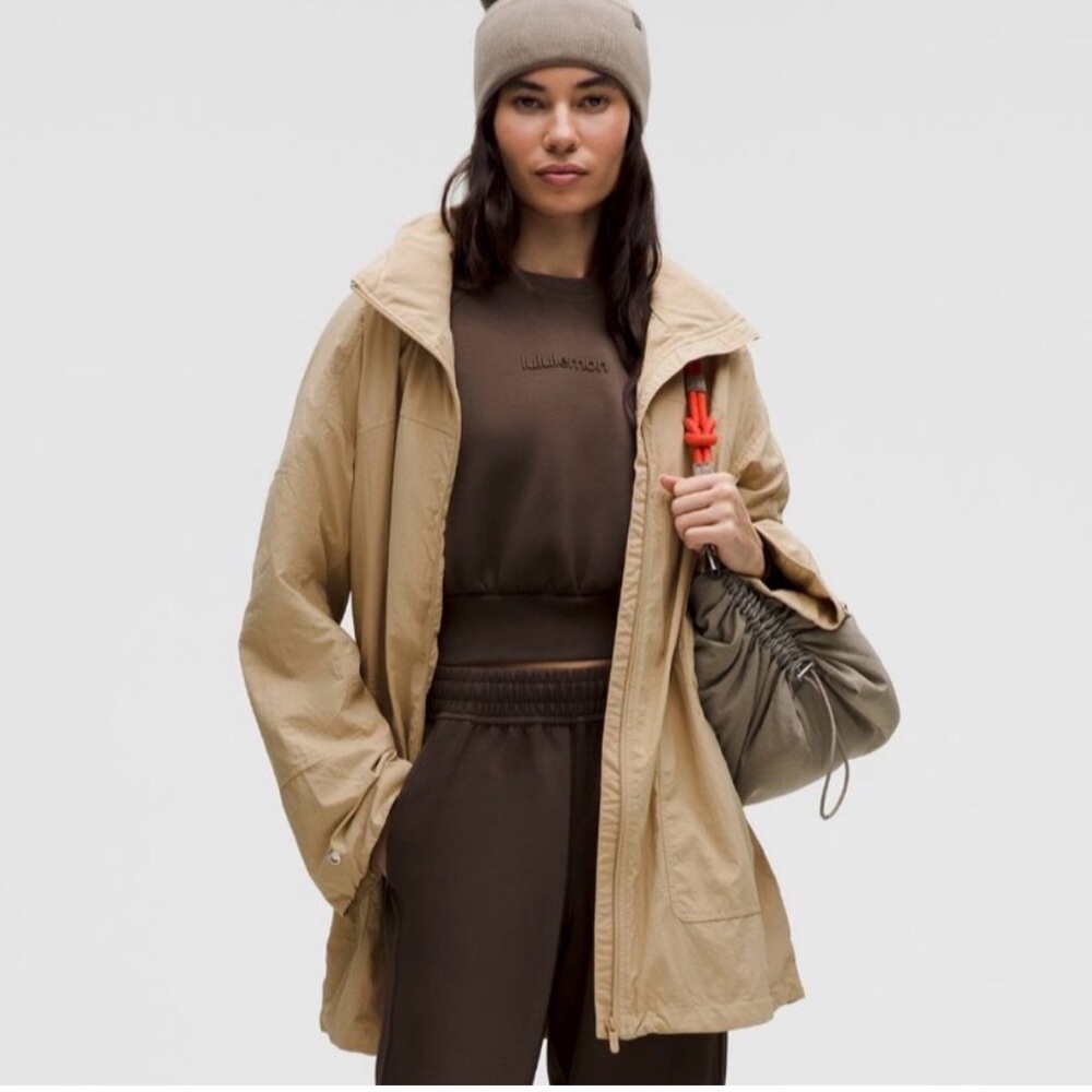 Lululemon Hooded Mid Length Utility Jacket Trench Water Repellent
Size M